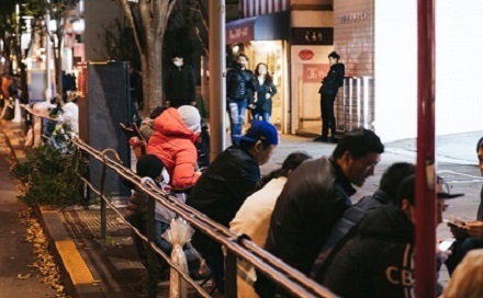 夜間は静かに過ごしましょう